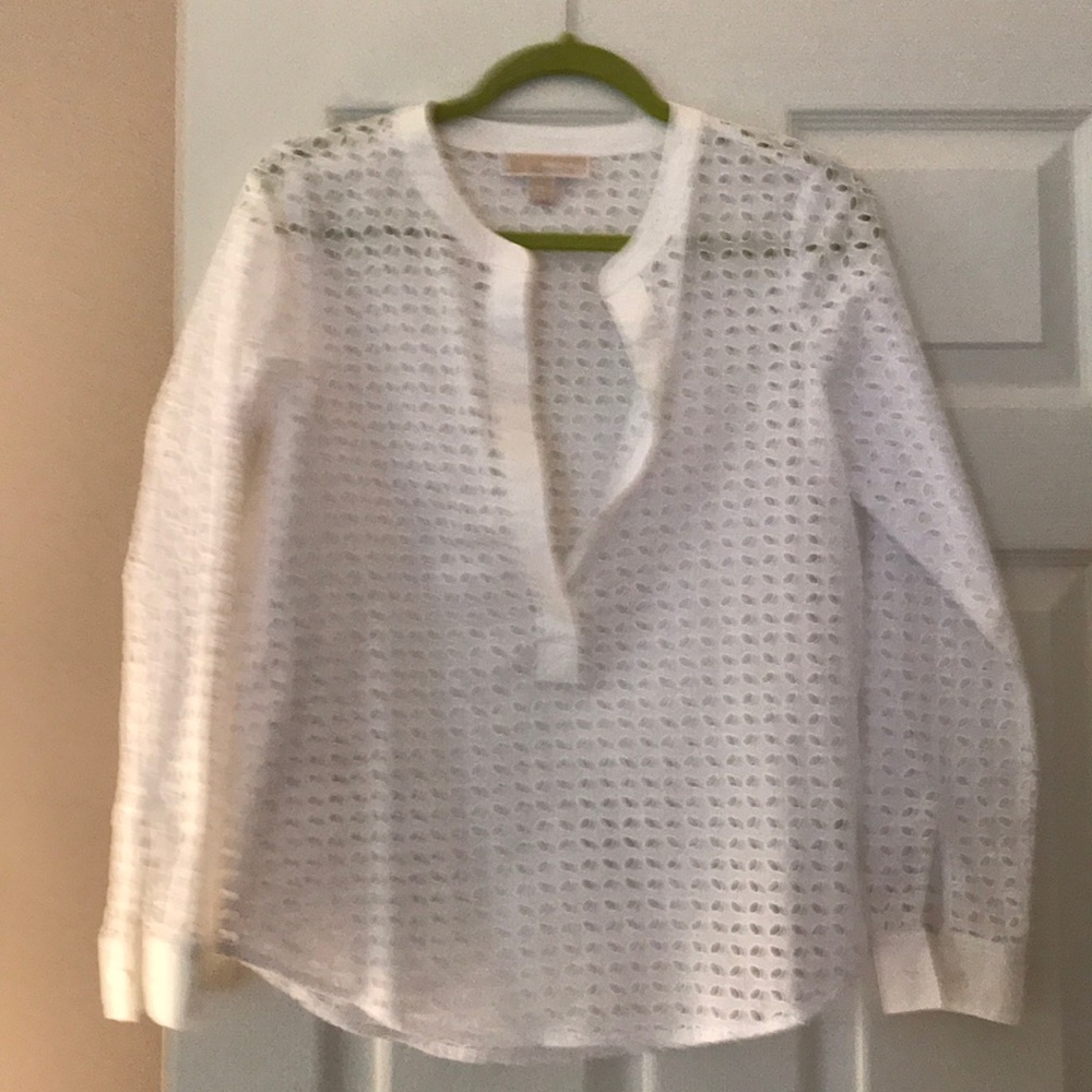 Eyelet top